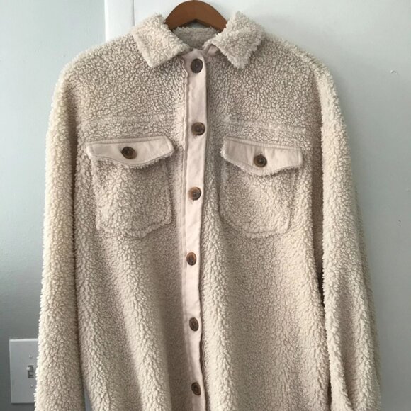 Wild Fable Women's Oversized Cream Button-Up Sherpa Jacket Size Small Faux Fur - Picture 1 of 8